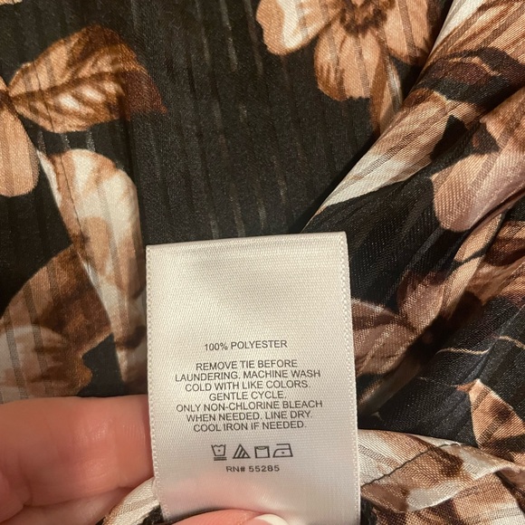 EXPRESS Brown Floral Blouse - Picture 5 of 5